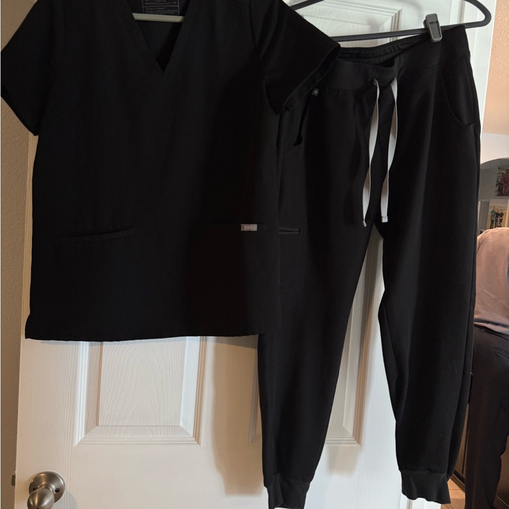 Figs Black Technical Scrub Set